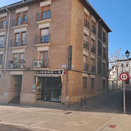 הואסקה Hostal Lizana 2 מראה חיצוני תמונה