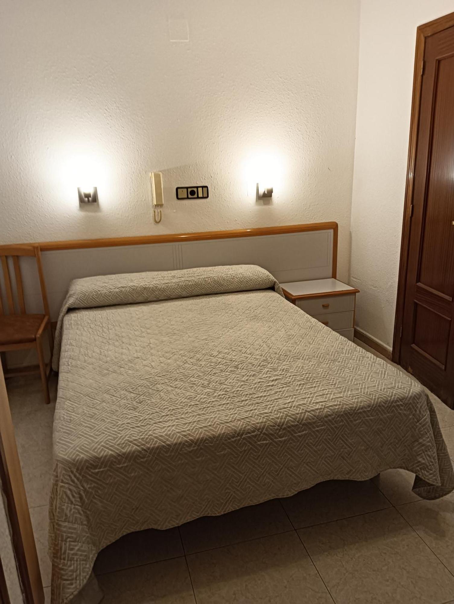 הואסקה Hostal Lizana 2 מראה חיצוני תמונה
