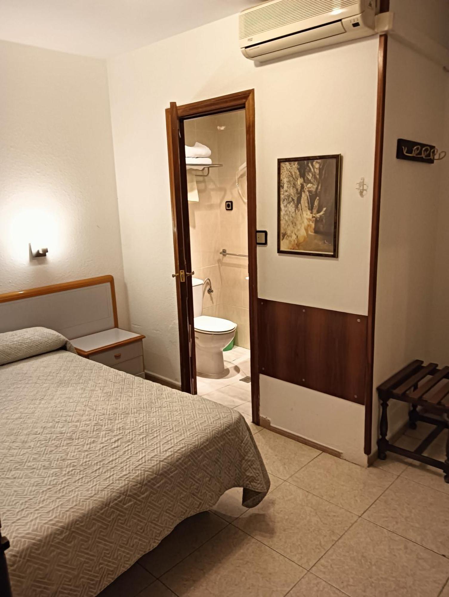 הואסקה Hostal Lizana 2 מראה חיצוני תמונה