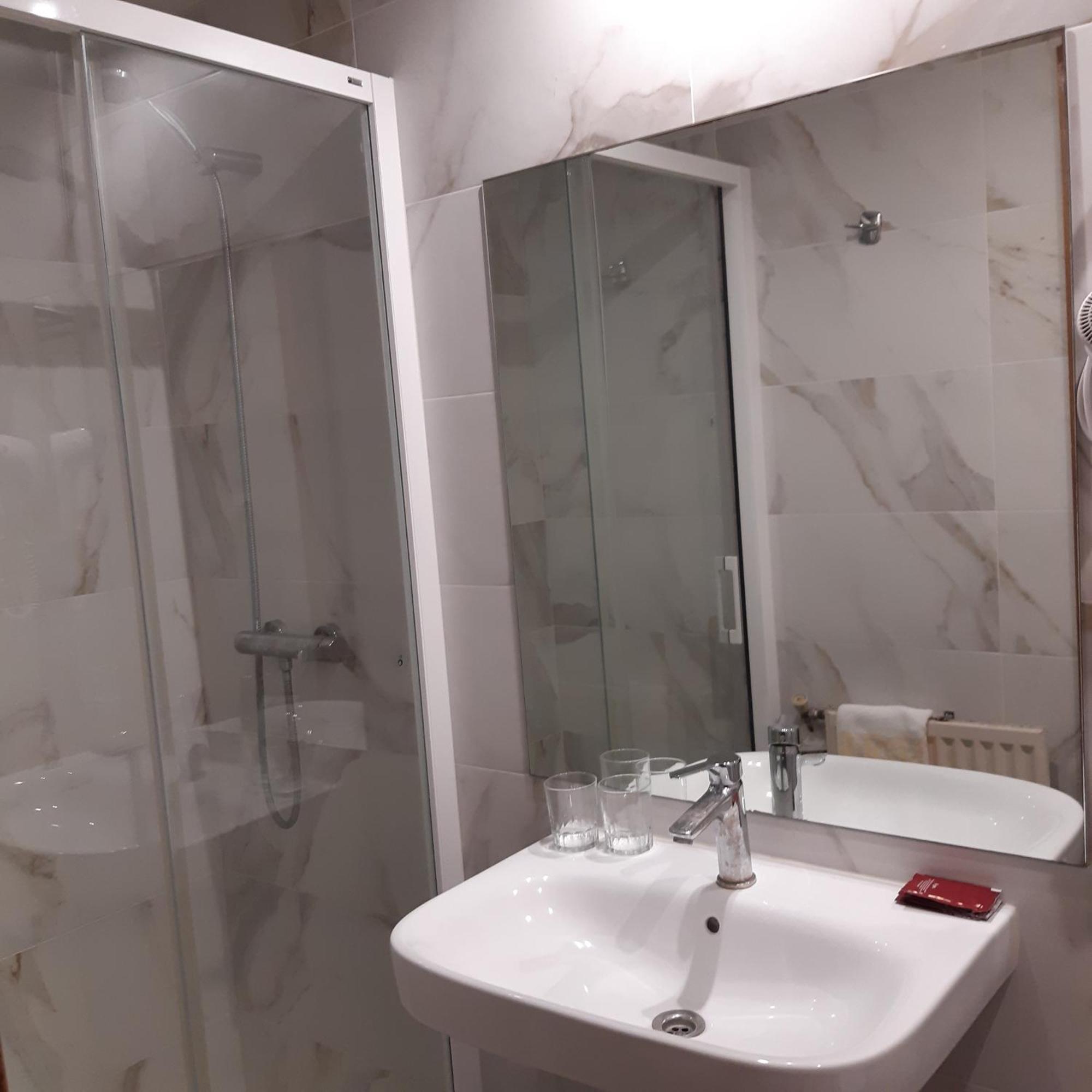 הואסקה Hostal Lizana 2 מראה חיצוני תמונה