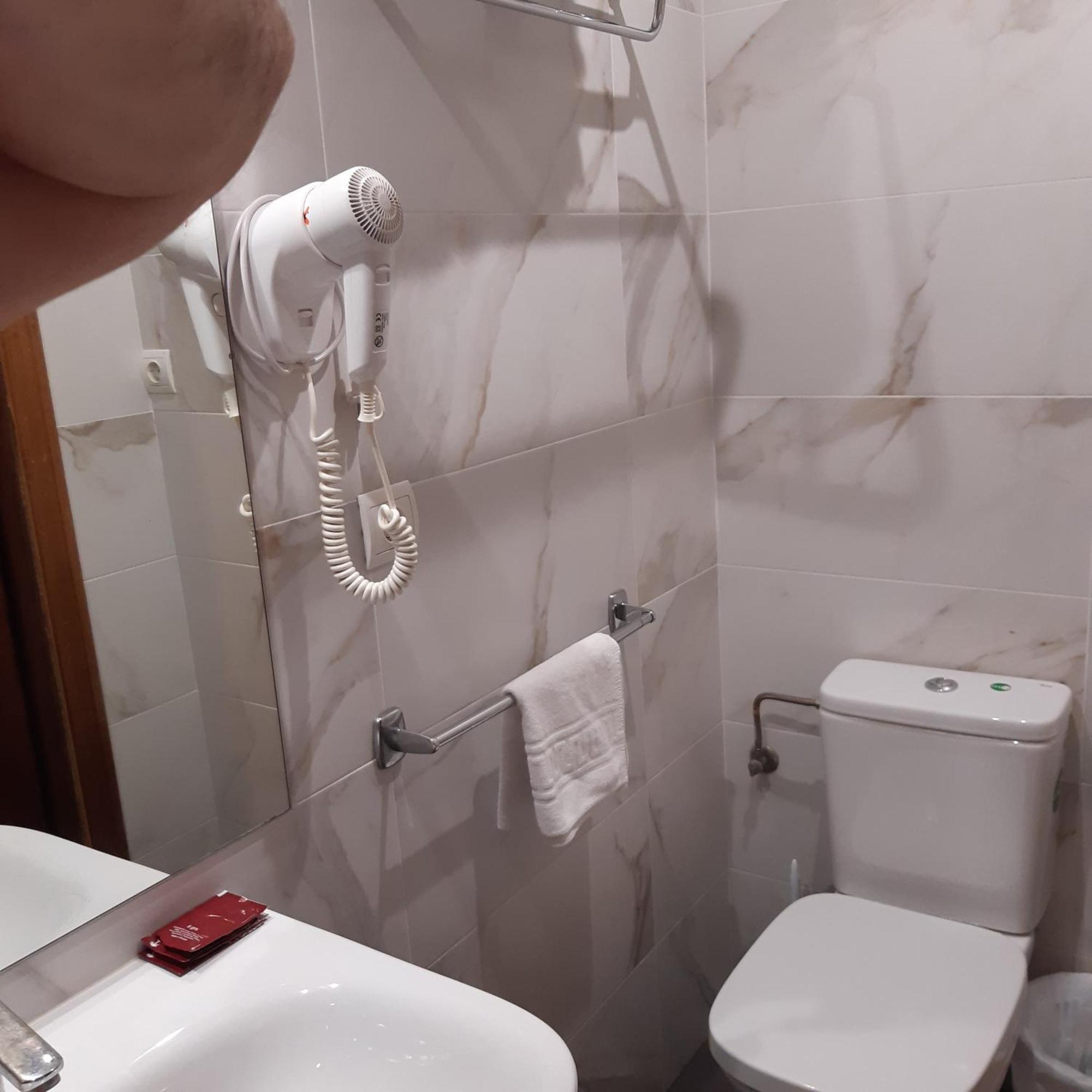 הואסקה Hostal Lizana 2 מראה חיצוני תמונה