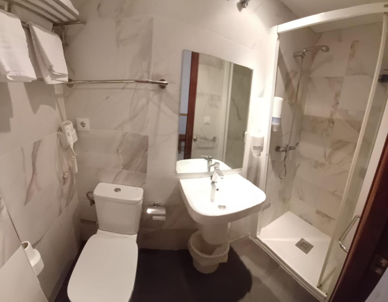 הואסקה Hostal Lizana 2 מראה חיצוני תמונה