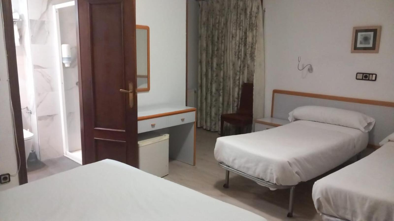 הואסקה Hostal Lizana 2 מראה חיצוני תמונה